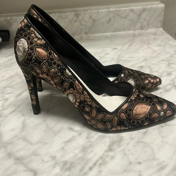 Alice + Olivia Embroidered Pumps Heels- Size 41.women black gold Boho Ball Party - Picture 1 of 10